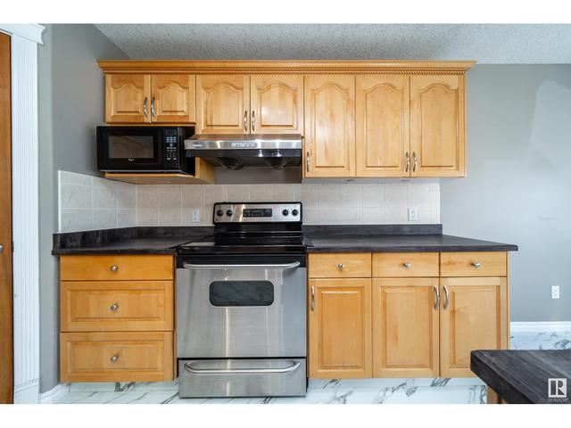 7915 3 Av Sw, House detached with 3 bedrooms, 3 bathrooms and null parking in Edmonton AB | Image 11