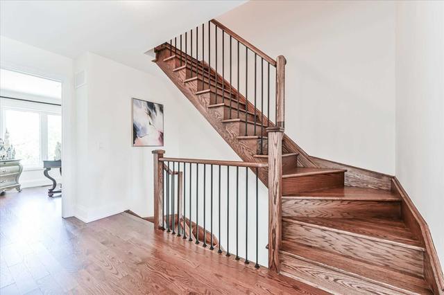 17 Kenneth Wood Cres, House attached with 4 bedrooms, 3 bathrooms and 2 parking in Toronto ON | Image 22