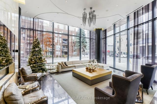 2507 - 32 Davenport Rd, Condo with 2 bedrooms, 2 bathrooms and 2 parking in Toronto ON | Image 22