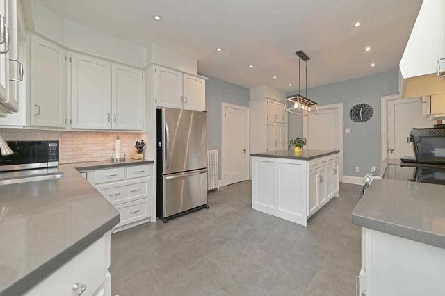 38 Rosedale Ave W, House detached with 6 bedrooms, 3 bathrooms and 4 parking in Brampton ON | Image 3