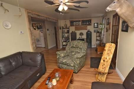 8370 Main St, House detached with 2 bedrooms, 1 bathrooms and 3 parking in Penetanguishene ON | Image 5