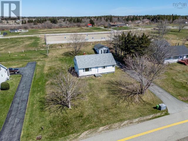 43 Belle Vue St, House detached with 5 bedrooms, 1 bathrooms and null parking in Clare NS | Image 44