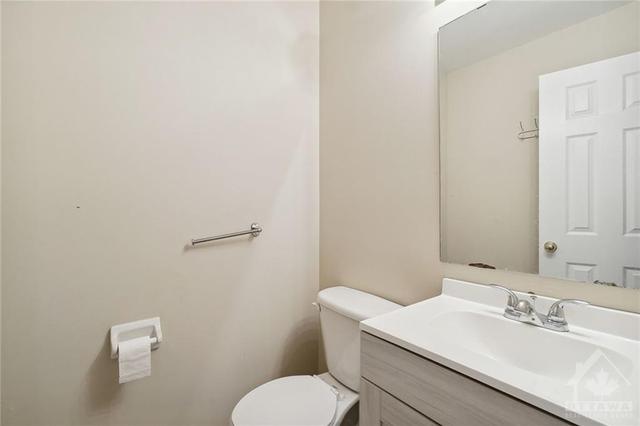 103 Lilibet Crescent, Townhouse with 3 bedrooms, 3 bathrooms and 3 parking in Ottawa ON | Image 12