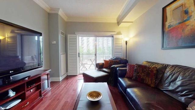 211 - 2 Maison Parc Crt, Condo with 2 bedrooms, 1 bathrooms and 2 parking in Vaughan ON | Image 2