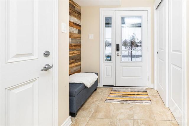 226 Halyard Way, Townhouse with 2 bedrooms, 3 bathrooms and 3 parking in Ottawa ON | Image 5