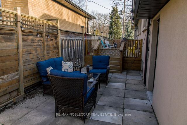 103 Exbury Rd, House detached with 3 bedrooms, 2 bathrooms and 5 parking in Toronto ON | Image 21