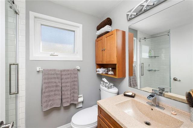 309b Northlake Drive, House semidetached with 3 bedrooms, 1 bathrooms and 2 parking in Waterloo ON | Image 14