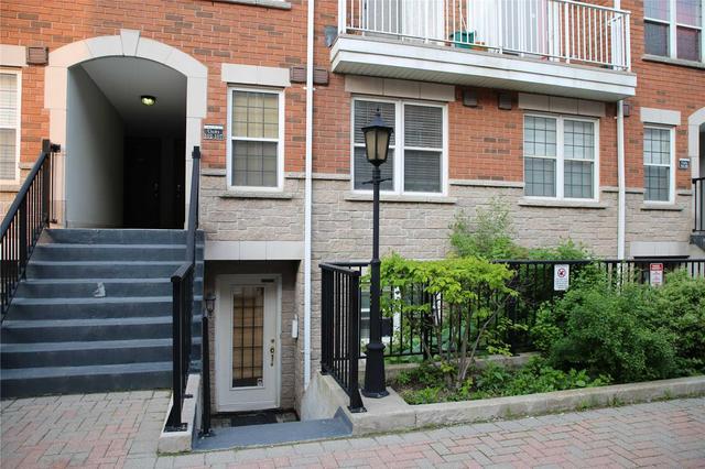 101 - 37 Four Winds Dr, Townhouse with 3 bedrooms, 2 bathrooms and 1 parking in Toronto ON | Image 4