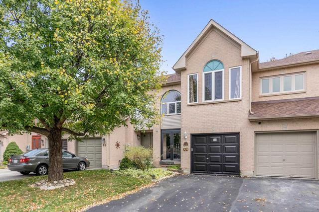 88 Richwood Cres, House attached with 3 bedrooms, 3 bathrooms and 2 parking in Brampton ON | Image 1