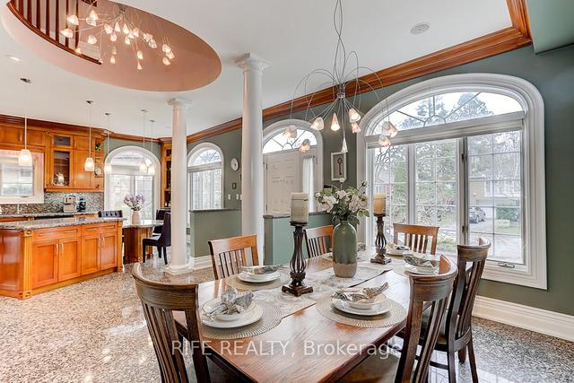32 Grangemill Cres, House detached with 3 bedrooms, 4 bathrooms and 4 parking in Toronto ON | Image 2