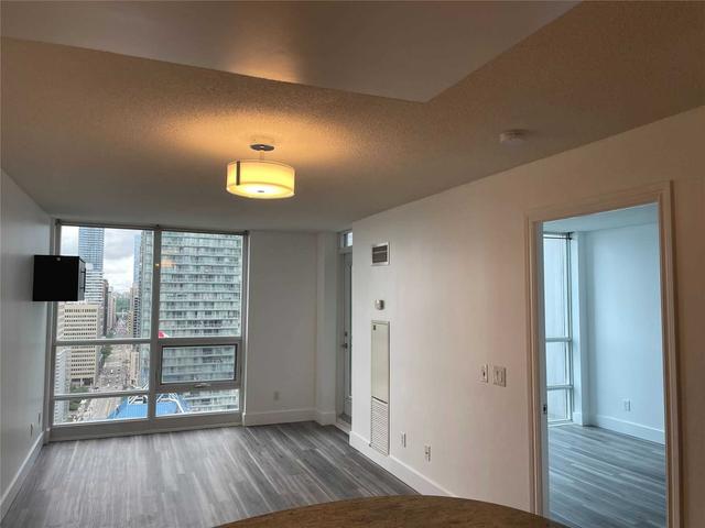 3113 - 763 Bay St, Condo with 1 bedrooms, 1 bathrooms and 1 parking in Toronto ON | Image 3