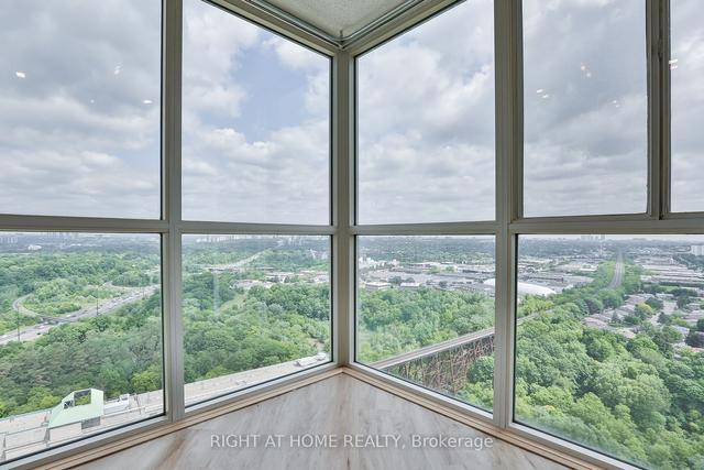 2811 - 7 Concorde Pl, Condo with 1 bedrooms, 1 bathrooms and 1 parking in Toronto ON | Image 4