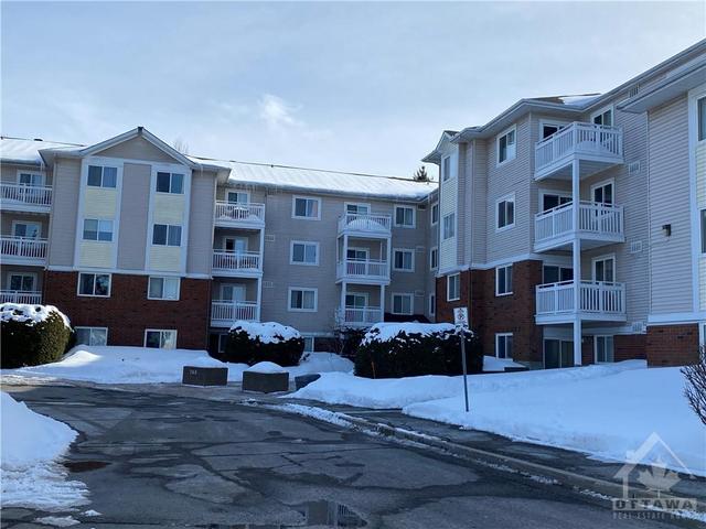 6 - 268 Lorry Greenberg Drive, Condo with 2 bedrooms, 1 bathrooms and 1 parking in Ottawa ON | Image 1