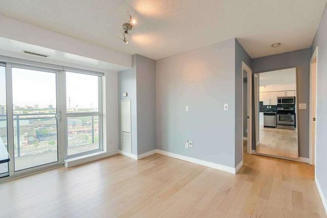 1002 - 215 Queen St E, Condo with 1 bedrooms, 1 bathrooms and 1 parking in Brampton ON | Image 4