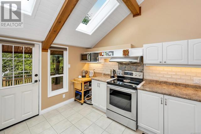 3013 Manzer Rd, House detached with 3 bedrooms, 2 bathrooms and 5 parking in Sooke BC | Image 51