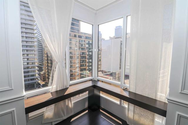 1111 - 85 Bloor St E, Condo with 2 bedrooms, 2 bathrooms and 1 parking in Toronto ON | Image 8