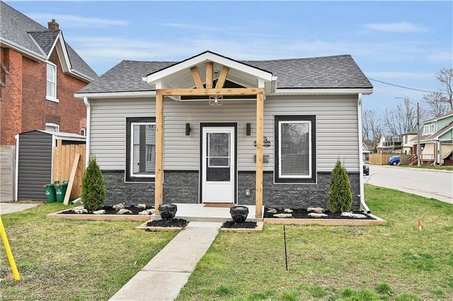 83 Victoria Street, House detached with 2 bedrooms, 1 bathrooms and 1 parking in Brantford ON | Image 12