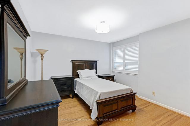 11 Hibiscus Crt, House detached with 3 bedrooms, 2 bathrooms and 8 parking in Toronto ON | Image 7
