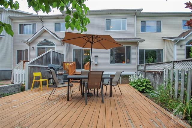 6354 Sablewood Place, Townhouse with 3 bedrooms, 3 bathrooms and 3 parking in Ottawa ON | Image 30