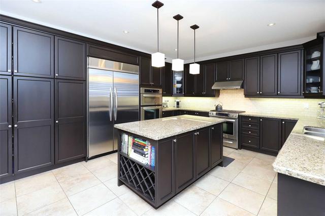 2121 Wildfel Way, House detached with 4 bedrooms, 4 bathrooms and 6 parking in Oakville ON | Image 5