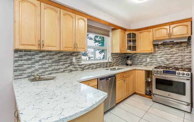 4 Leita Crt, House semidetached with 4 bedrooms, 3 bathrooms and 5 parking in Toronto ON | Image 40