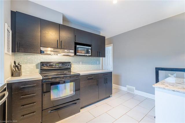 35 Kinsey Street, House detached with 4 bedrooms, 2 bathrooms and 4 parking in St. Catharines ON | Image 10