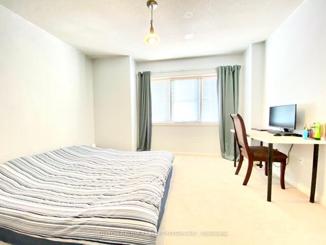 271 - 3030 Breakwater Crt, Townhouse with 3 bedrooms, 2 bathrooms and 2 parking in Mississauga ON | Image 5