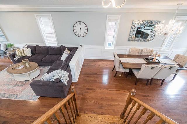 567 Duncan Lane, House semidetached with 3 bedrooms, 4 bathrooms and 2 parking in Milton ON | Image 2