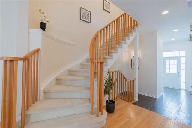 574 Remnor Avenue, Townhouse with 3 bedrooms, 3 bathrooms and 3 parking in Ottawa ON | Image 12