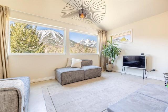661 7th Avenue, House detached with 2 bedrooms, 3 bathrooms and 3 parking in Fernie BC | Image 12