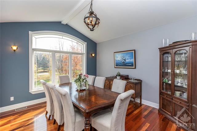 5725 Stuewe Drive, House detached with 6 bedrooms, 5 bathrooms and 6 parking in Ottawa ON | Image 11