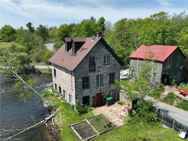 60 Bedford Mills Road, House detached with 3 bedrooms, 2 bathrooms and 5 parking in South Frontenac ON | Image 1