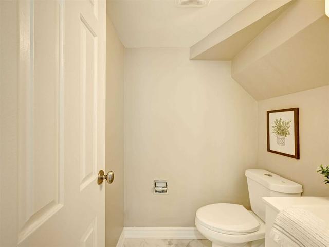 th03 - 89 Mccaul St, Townhouse with 4 bedrooms, 3 bathrooms and 0 parking in Toronto ON | Image 7