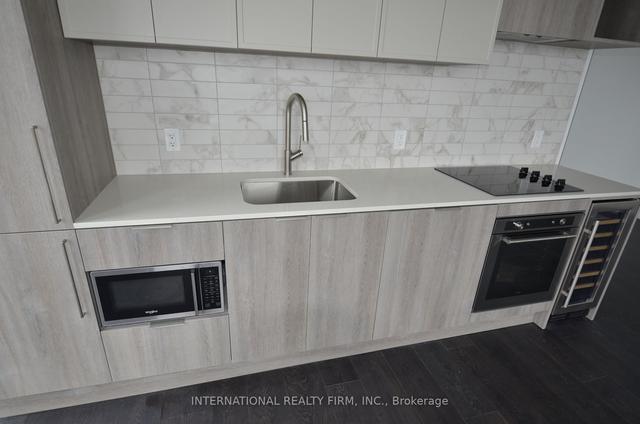 1705 - 2020 Bathurst St, Condo with 3 bedrooms, 2 bathrooms and 1 parking in Toronto ON | Image 19