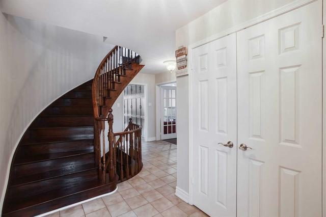 10 Dartmoor Dr, House detached with 4 bedrooms, 3 bathrooms and 4 parking in Toronto ON | Image 28