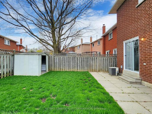11 Cashel St, House detached with 3 bedrooms, 3 bathrooms and 3 parking in Brampton ON | Image 35