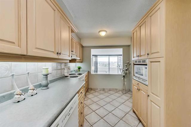 708 - 260 Scarlett Rd, Condo with 1 bedrooms, 1 bathrooms and 1 parking in Toronto ON | Image 2