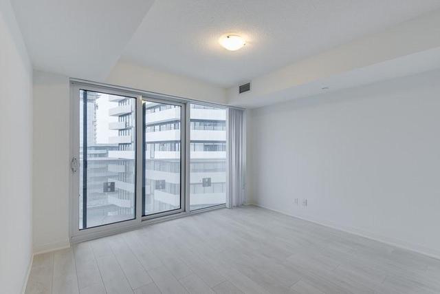 5210 - 88 Harbour St, Condo with 3 bedrooms, 2 bathrooms and 1 parking in Toronto ON | Image 10