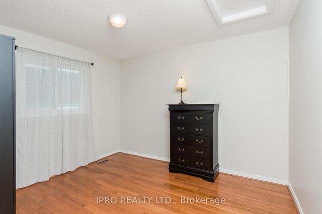 85 Springview Dr, House detached with 2 bedrooms, 2 bathrooms and 3 parking in Brampton ON | Image 9