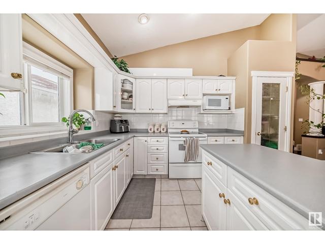 2916 151a Av Nw Nw, House detached with 5 bedrooms, 3 bathrooms and null parking in Edmonton AB | Image 11