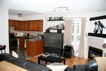 th820 - 12 Sudbury St, Townhouse with 3 bedrooms, 2 bathrooms and 1 parking in Toronto ON | Image 2