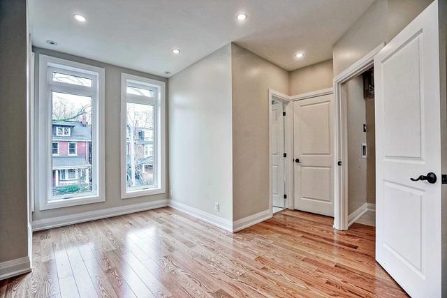 upper - 354 Brunswick Ave, House semidetached with 4 bedrooms, 2 bathrooms and 0 parking in Toronto ON | Image 11