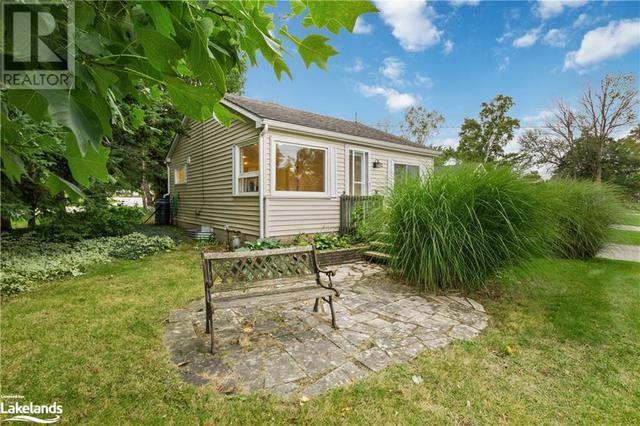 512 Grandview Drive, House detached with 3 bedrooms, 2 bathrooms and 2 parking in Meaford ON | Card Image