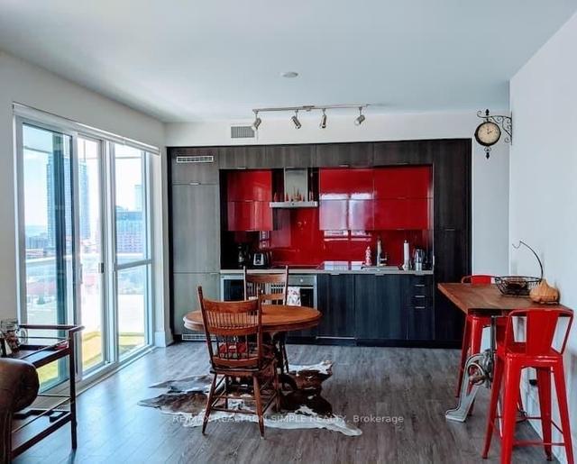 1611 - 300 Front St W, Condo with 2 bedrooms, 2 bathrooms and 1 parking in Toronto ON | Image 11