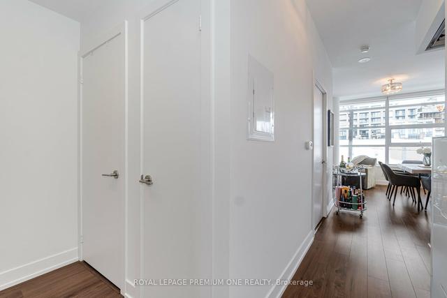 209 - 170 Chiltern Hill Rd, Condo with 1 bedrooms, 1 bathrooms and 1 parking in Toronto ON | Image 2