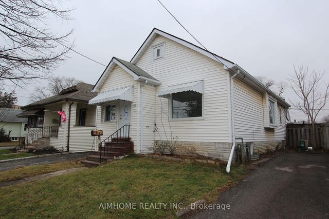 210 Lake St, House detached with 2 bedrooms, 1 bathrooms and 4 parking in St. Catharines ON | Image 14