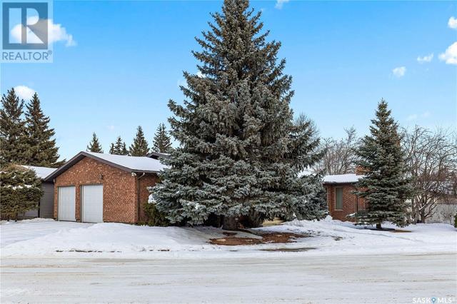 334 Nordstrum Road, House detached with 5 bedrooms, 4 bathrooms and null parking in Saskatoon SK | Image 2