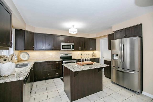 53 Ariel Rd S, House attached with 3 bedrooms, 4 bathrooms and 2 parking in Brampton ON | Image 6