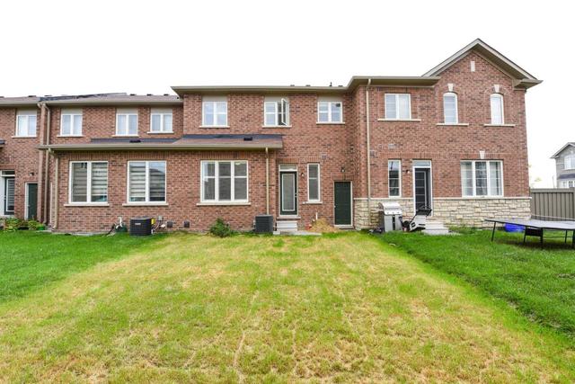 139 Bronson Terr, House attached with 3 bedrooms, 3 bathrooms and 4 parking in Milton ON | Image 31