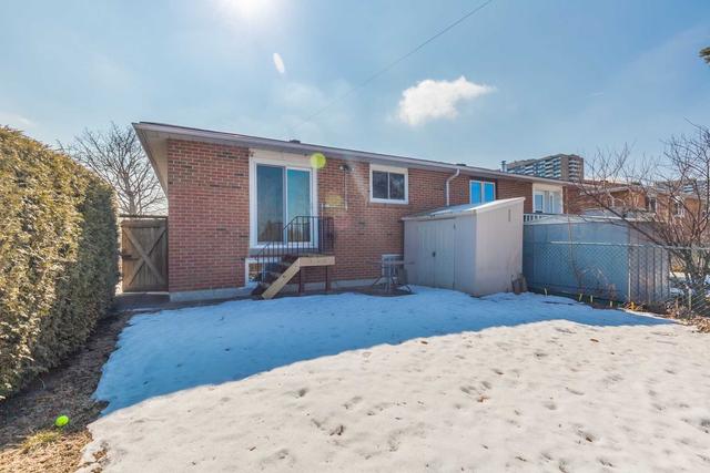 35 Heatherside Dr, House semidetached with 3 bedrooms, 2 bathrooms and 3 parking in Toronto ON | Image 22
